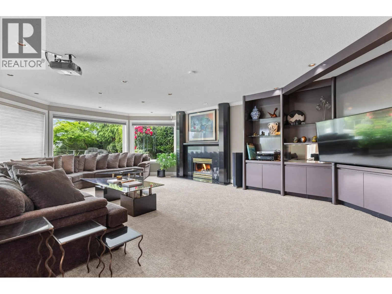 2556 PALISADE CRESCENT
