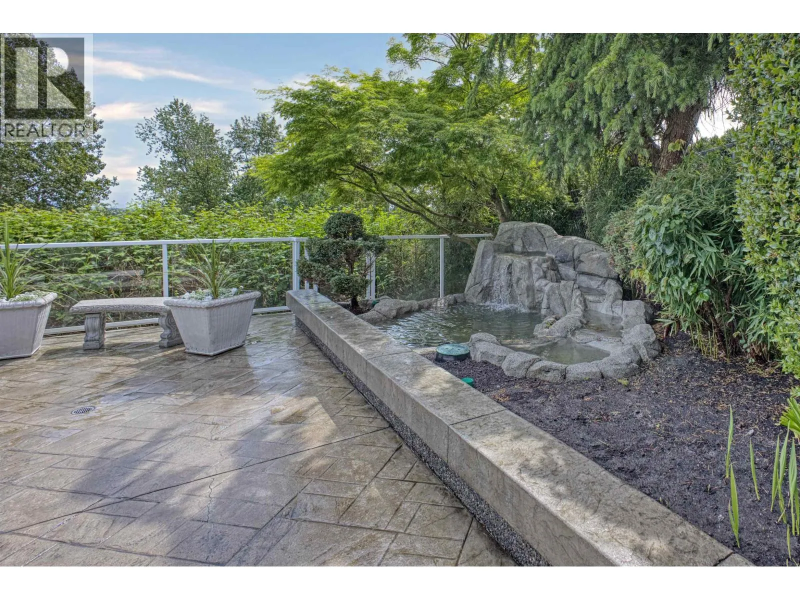2556 PALISADE CRESCENT