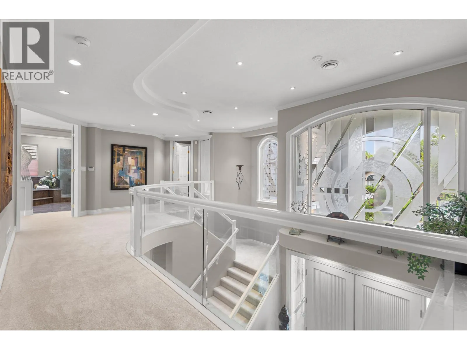 2556 PALISADE CRESCENT