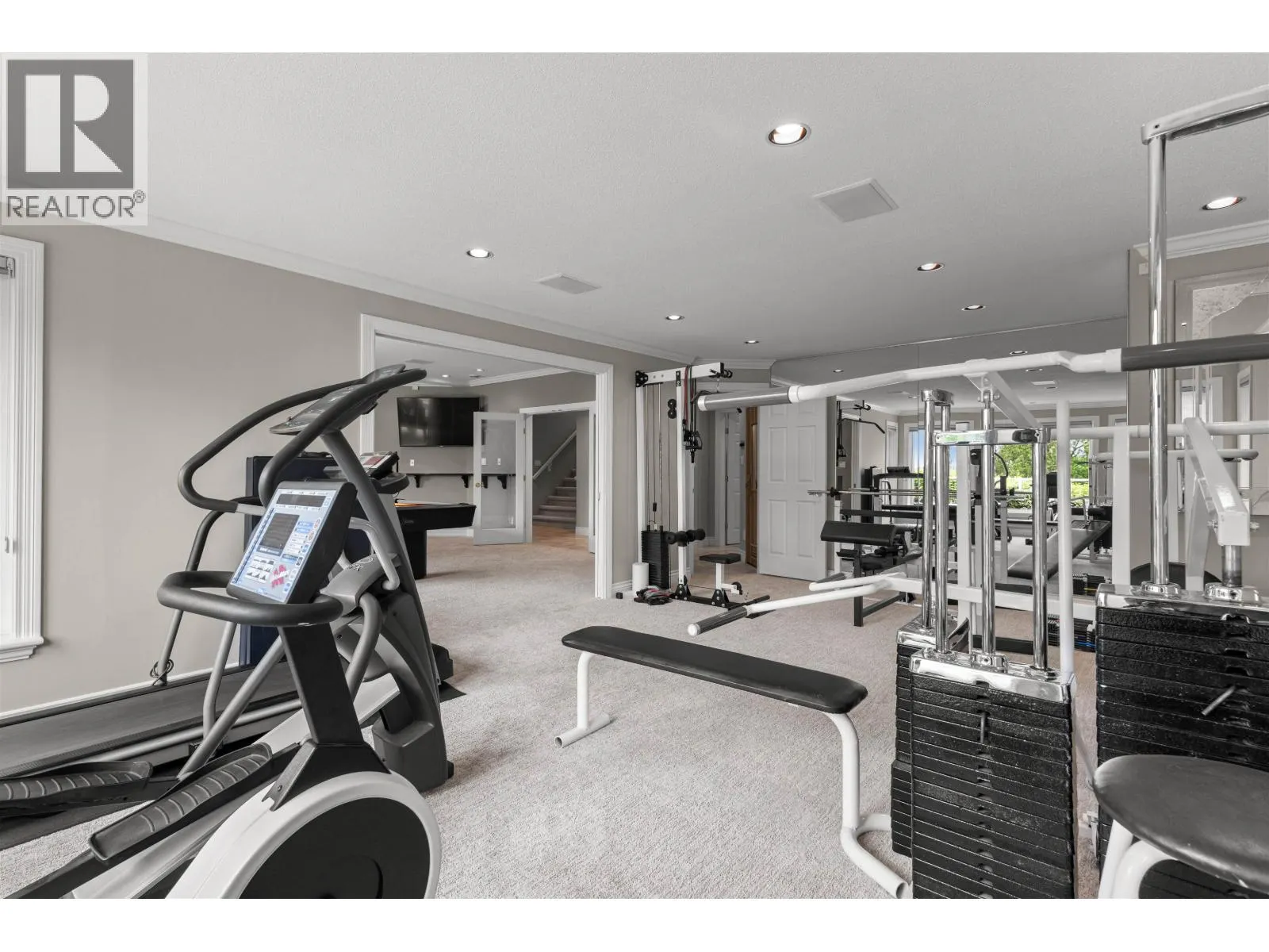 2556 PALISADE CRESCENT