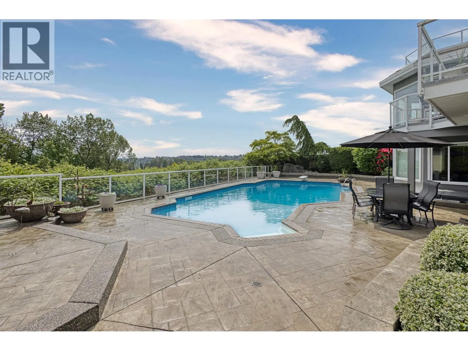 2556 PALISADE CRESCENT