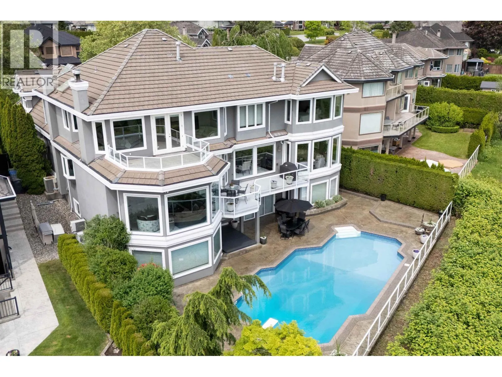 2556 PALISADE CRESCENT