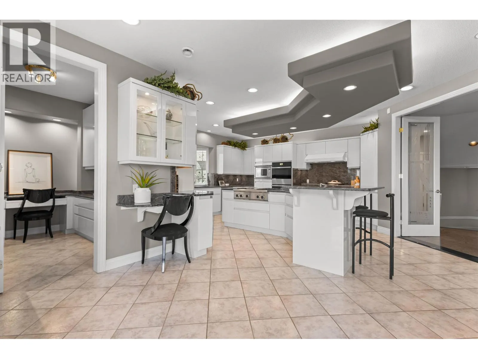 2556 PALISADE CRESCENT