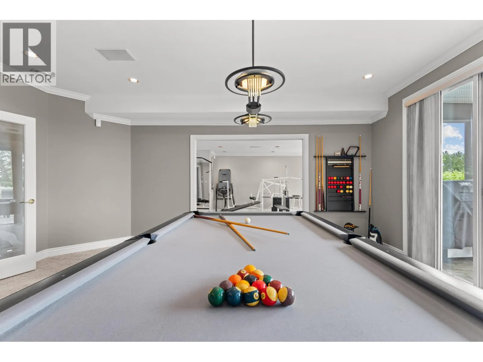 2556 PALISADE CRESCENT