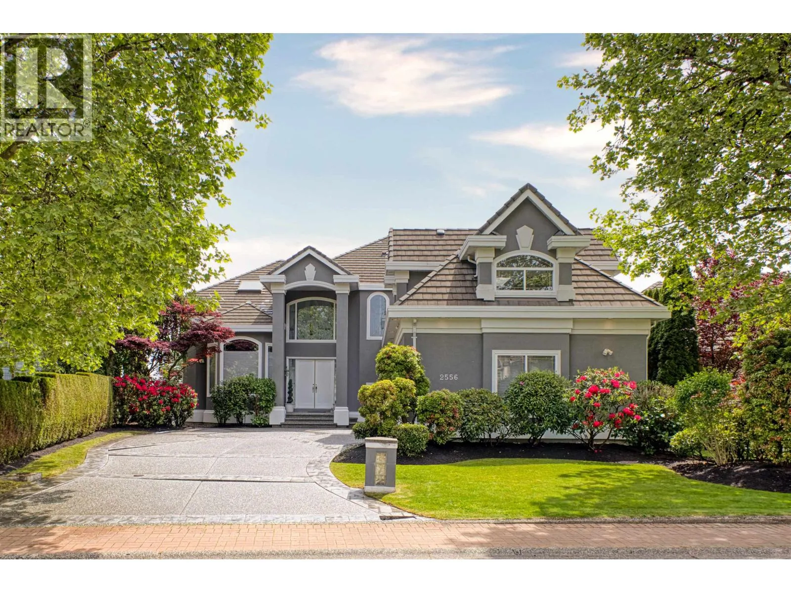 2556 PALISADE CRESCENT