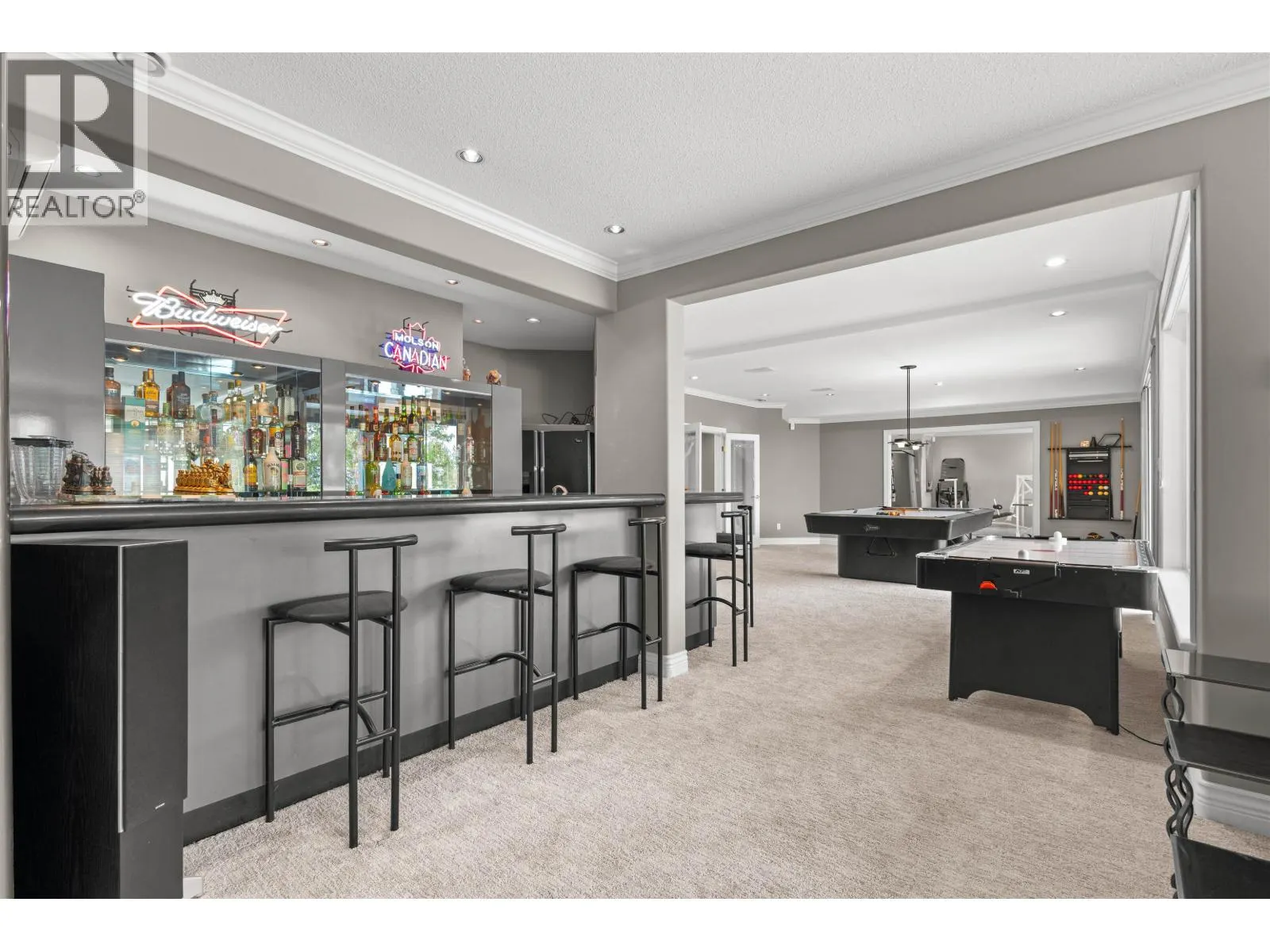 2556 PALISADE CRESCENT