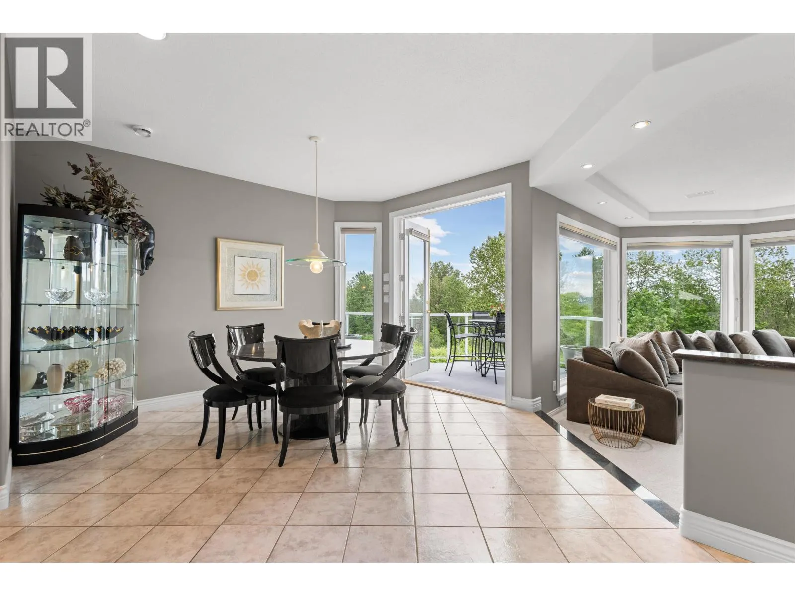 2556 PALISADE CRESCENT