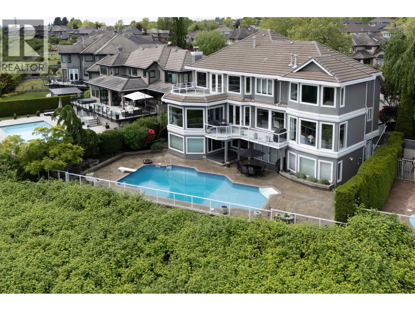 2556 PALISADE CRESCENT