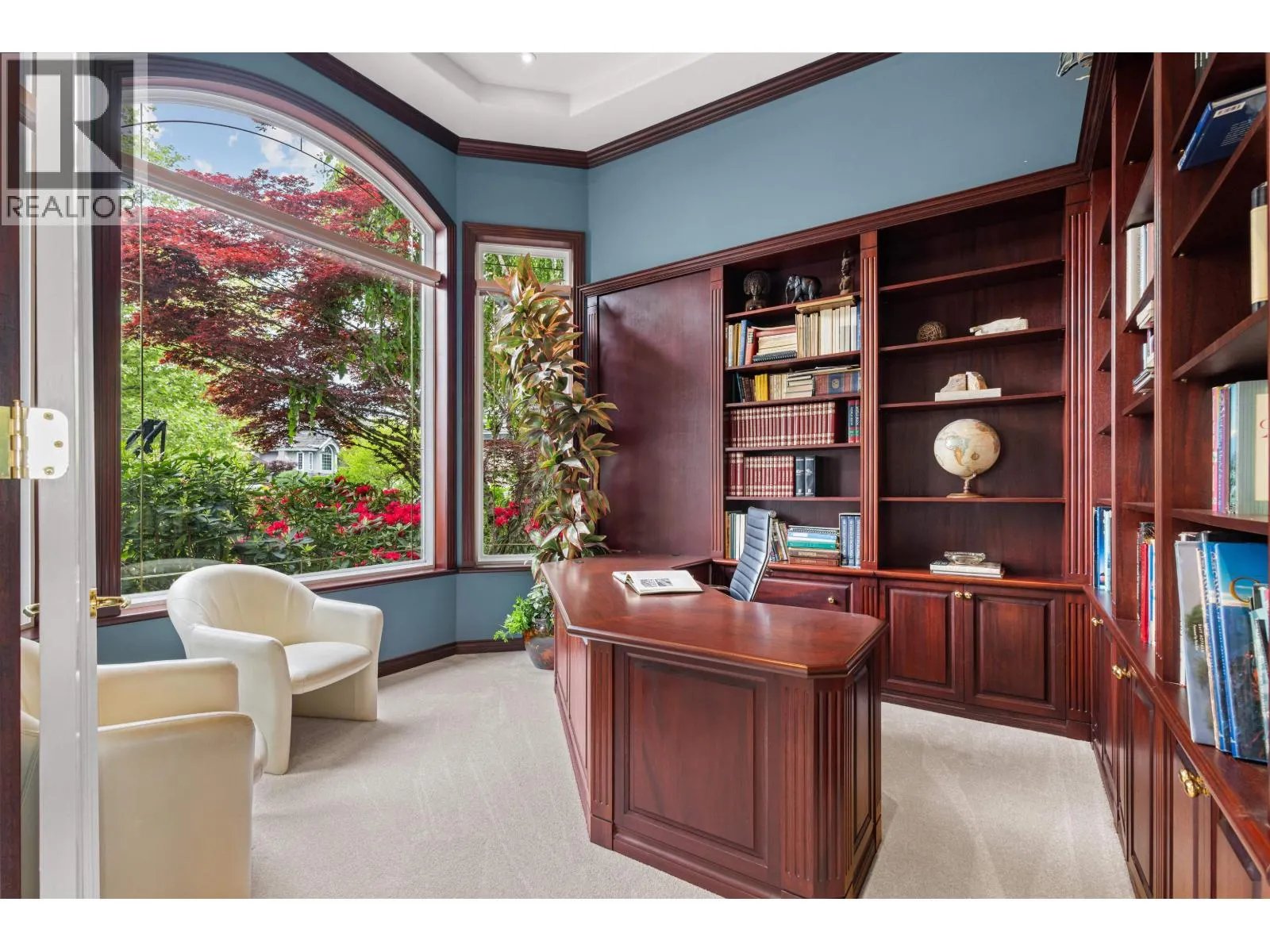 2556 PALISADE CRESCENT