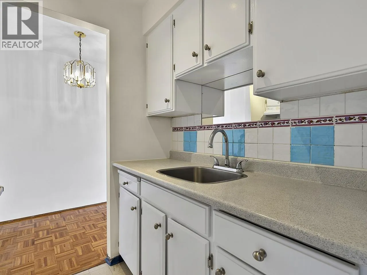 901 1850 COMOX STREET