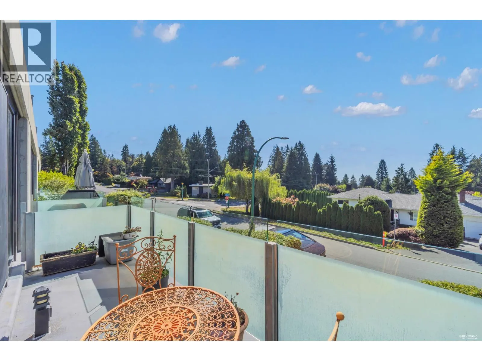 201 650 EVERGREEN PLACE