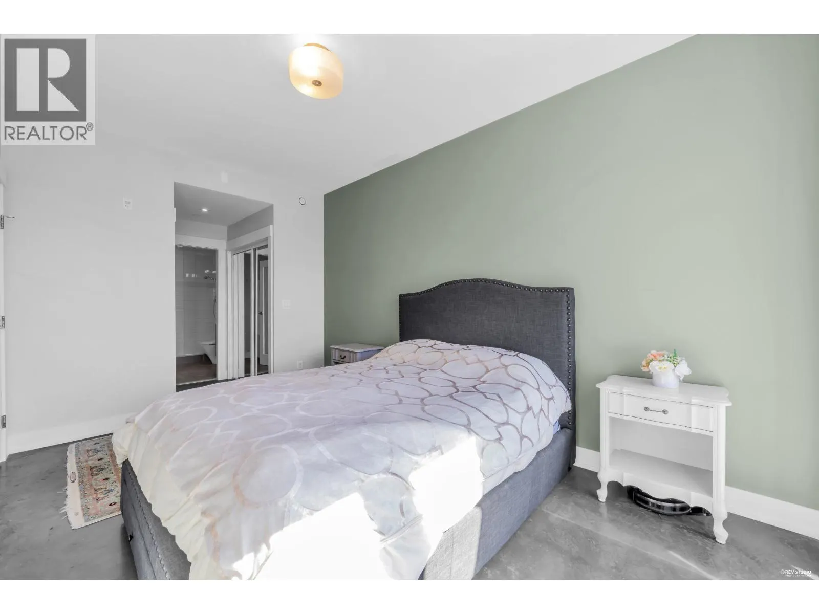 201 650 EVERGREEN PLACE
