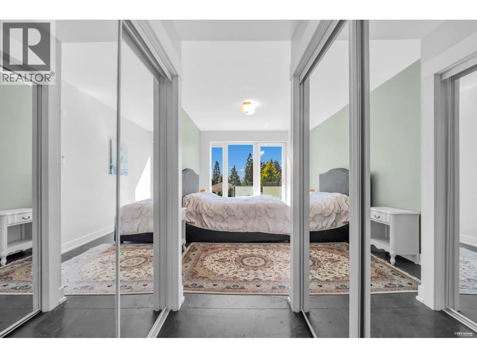 201 650 EVERGREEN PLACE