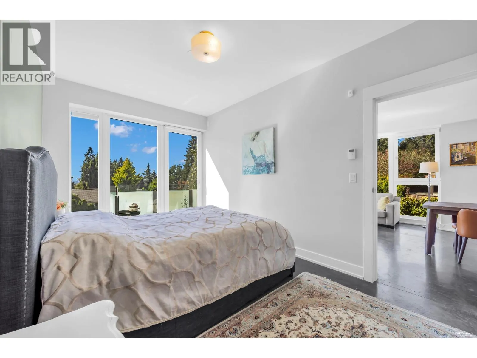 201 650 EVERGREEN PLACE