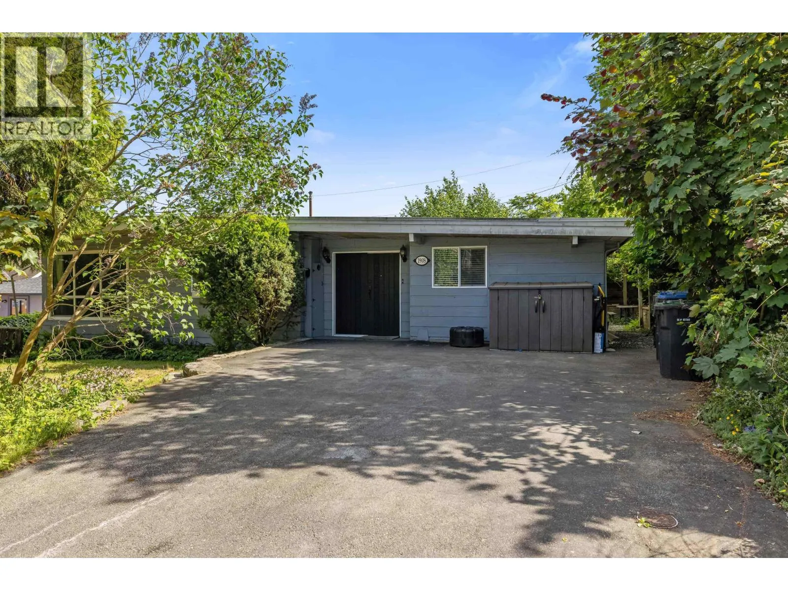 1908 WARWICK CRESCENT
