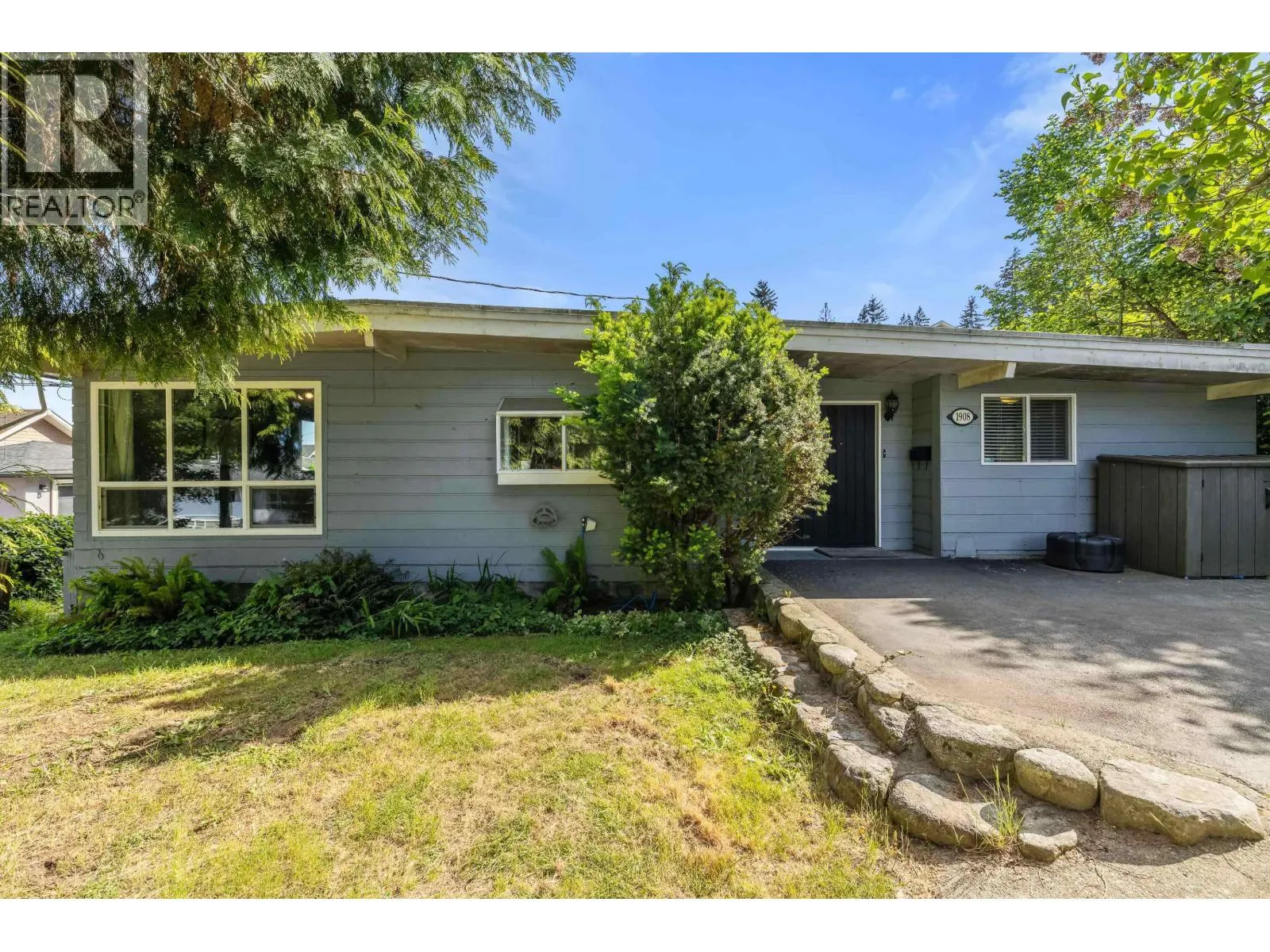 1908 WARWICK CRESCENT