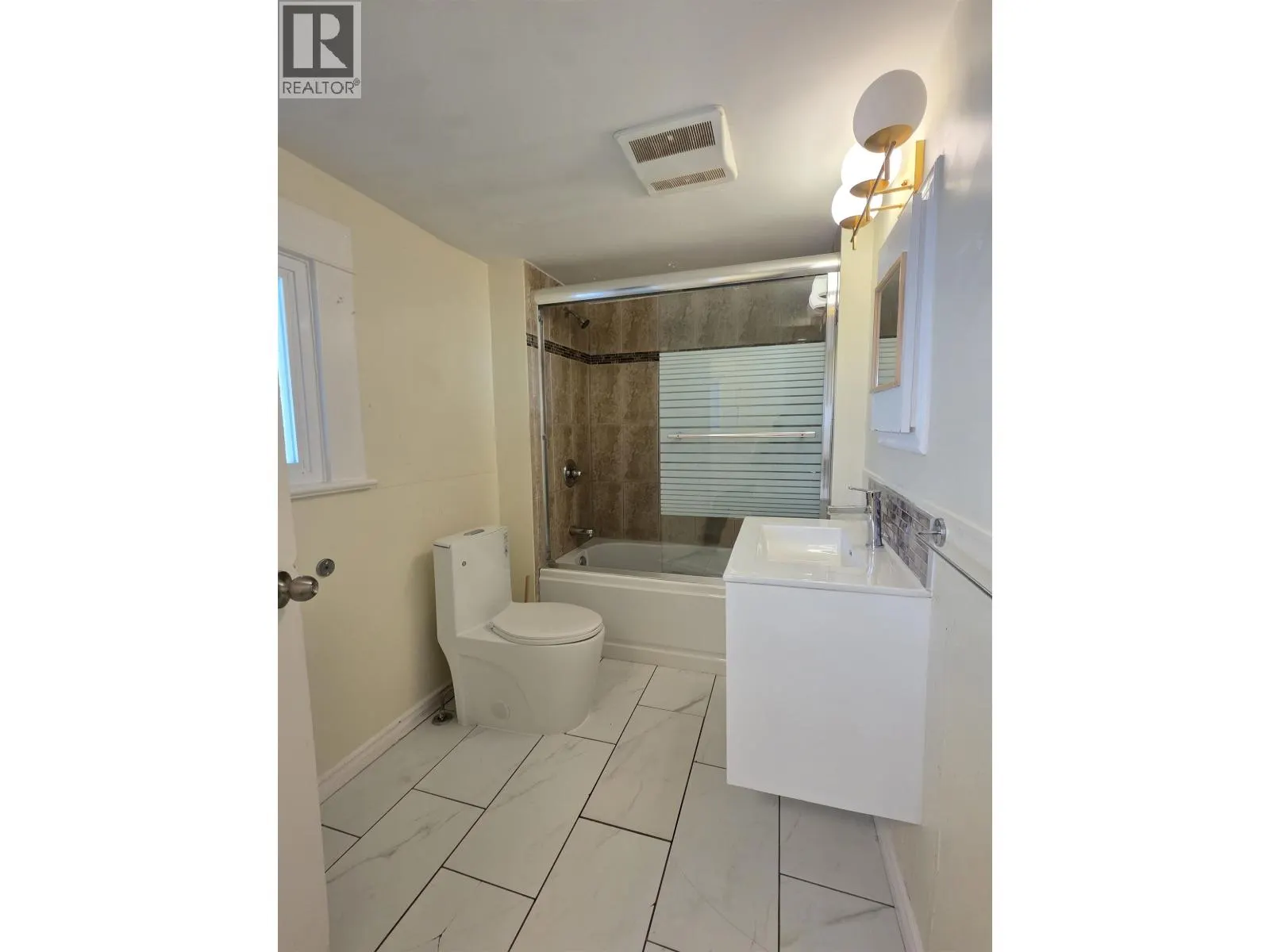 149 E 47TH AVENUE