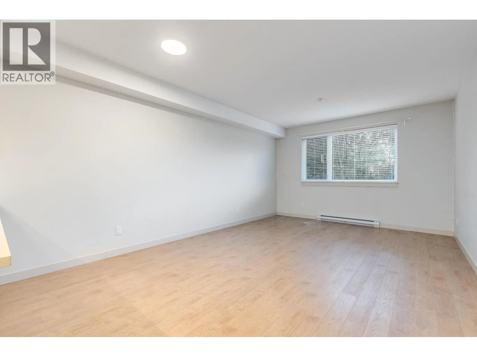 201 2214 KELLY AVENUE