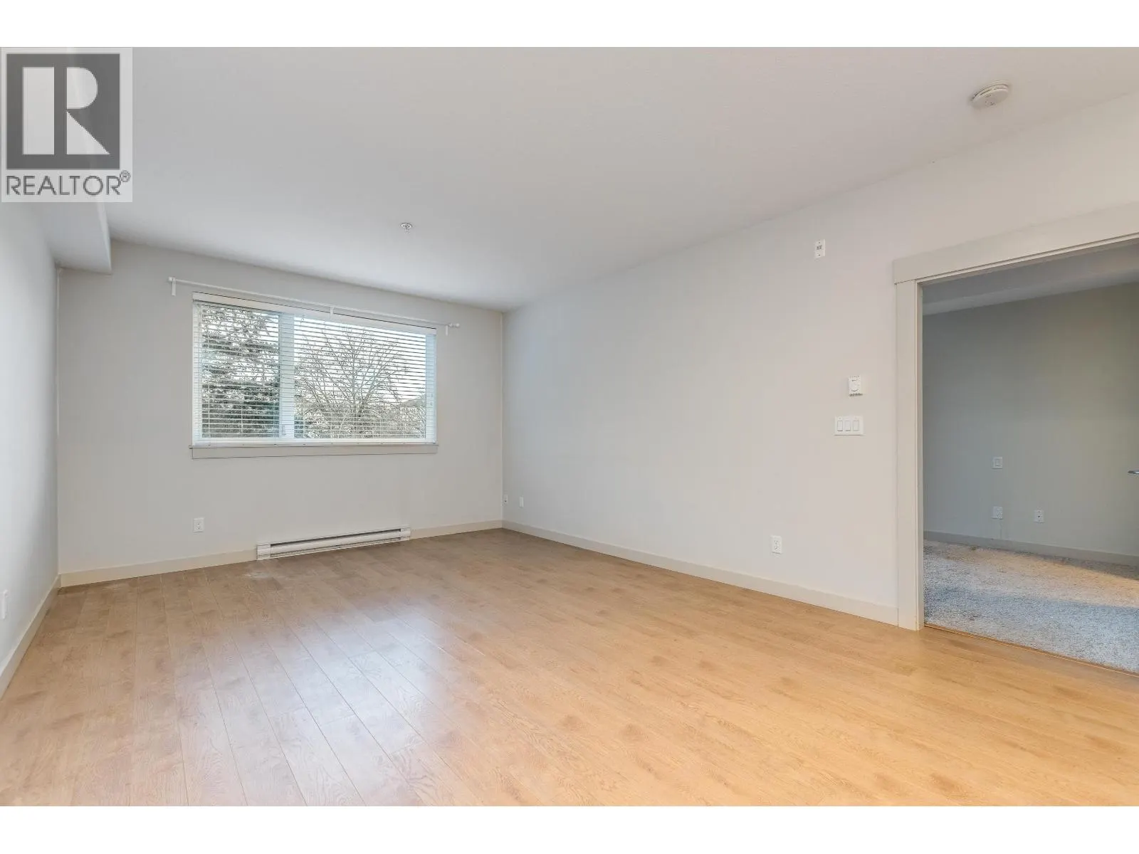 201 2214 KELLY AVENUE