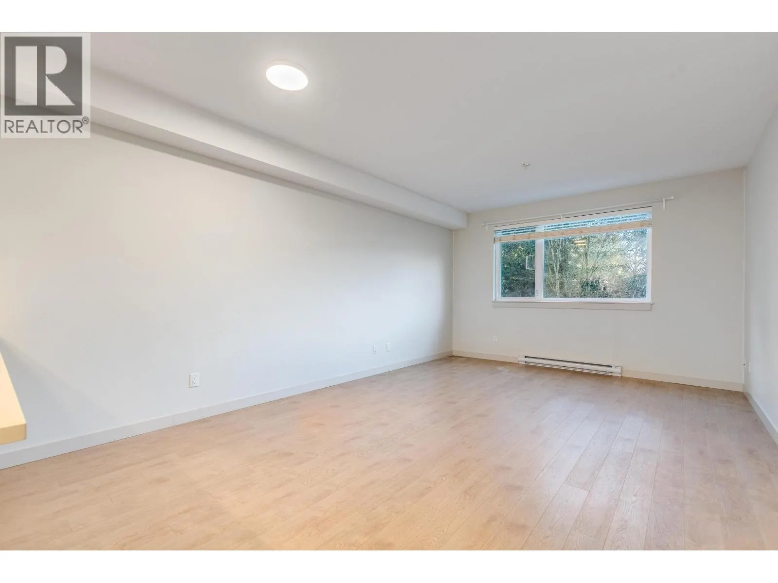 201 2214 KELLY AVENUE