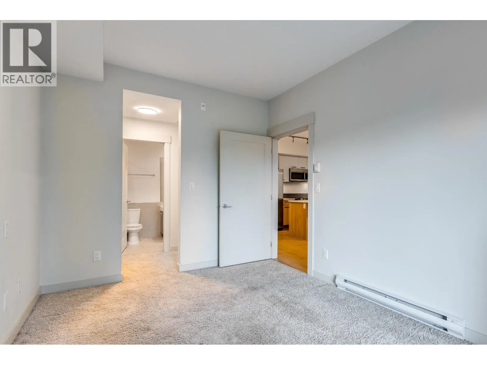 201 2214 KELLY AVENUE