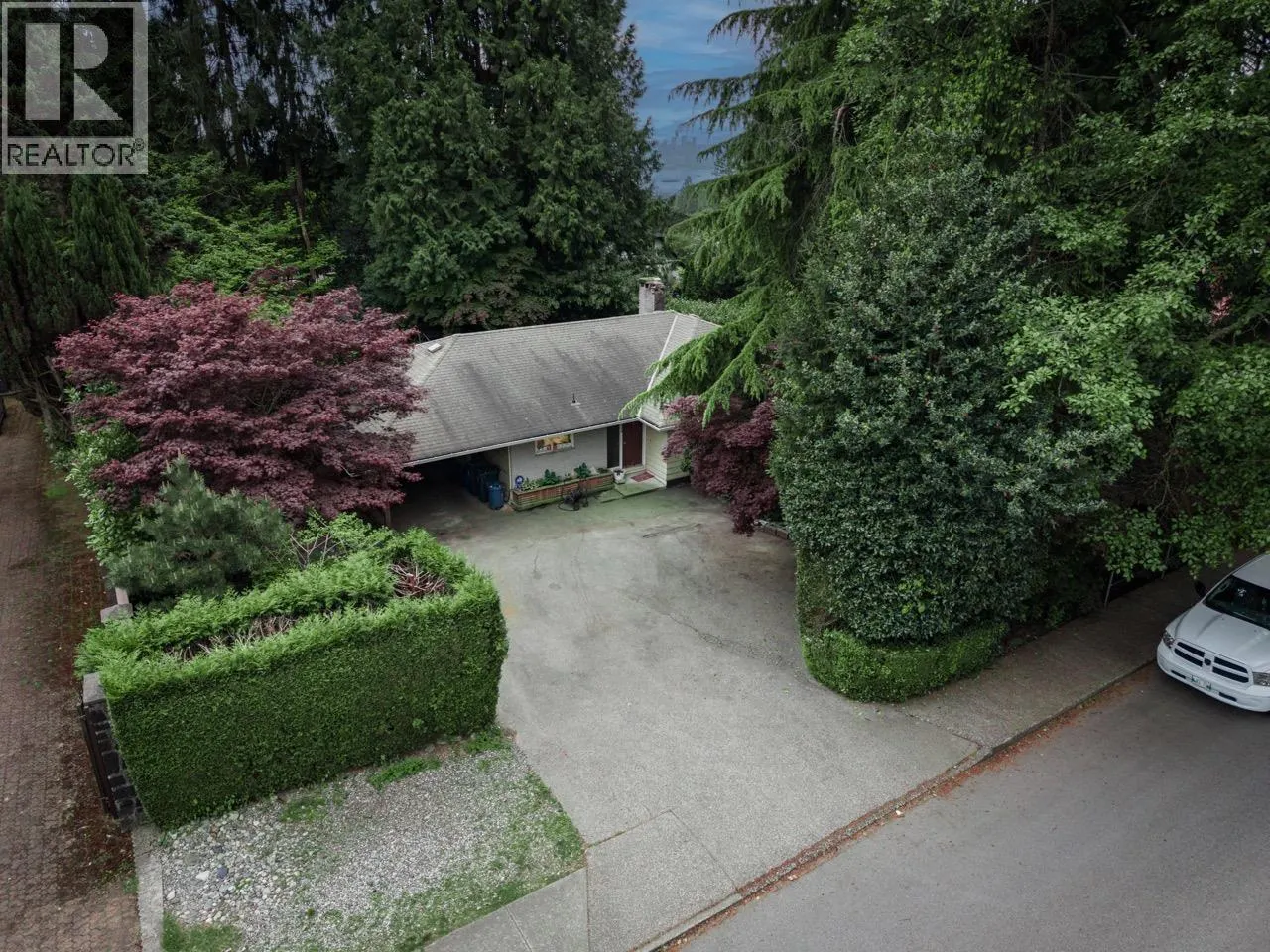 435 E OSBORNE ROAD