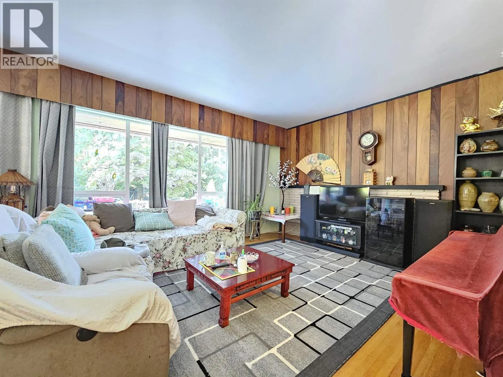 435 E OSBORNE ROAD