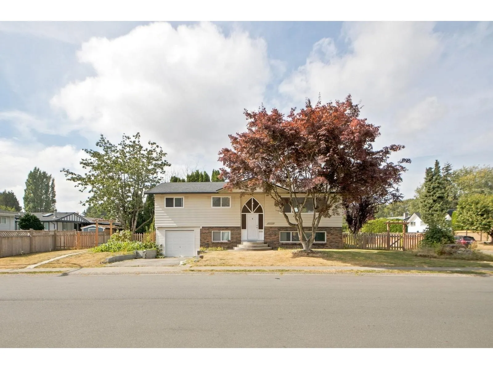 7567 114 STREET