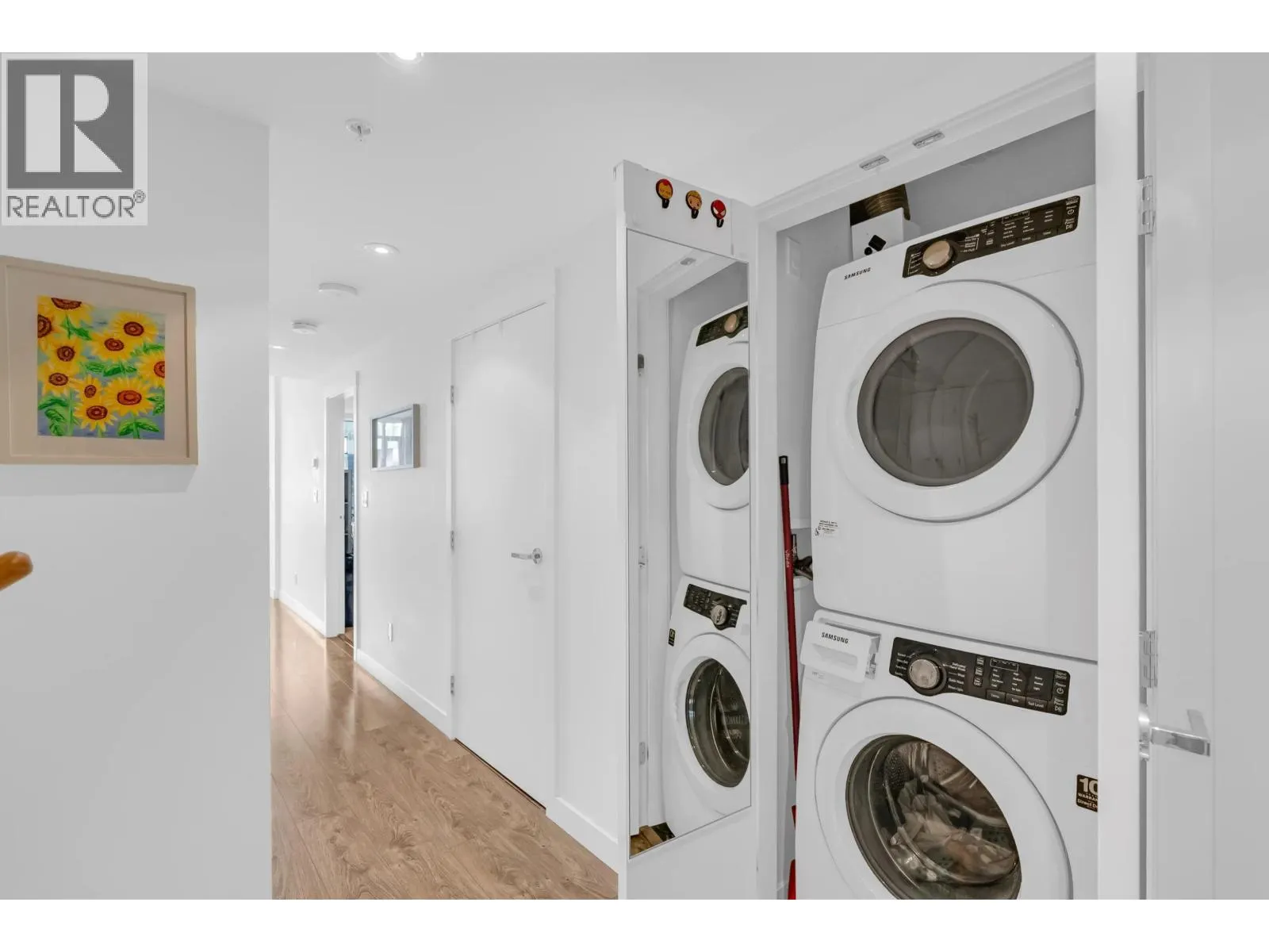 908 110 SWITCHMEN STREET