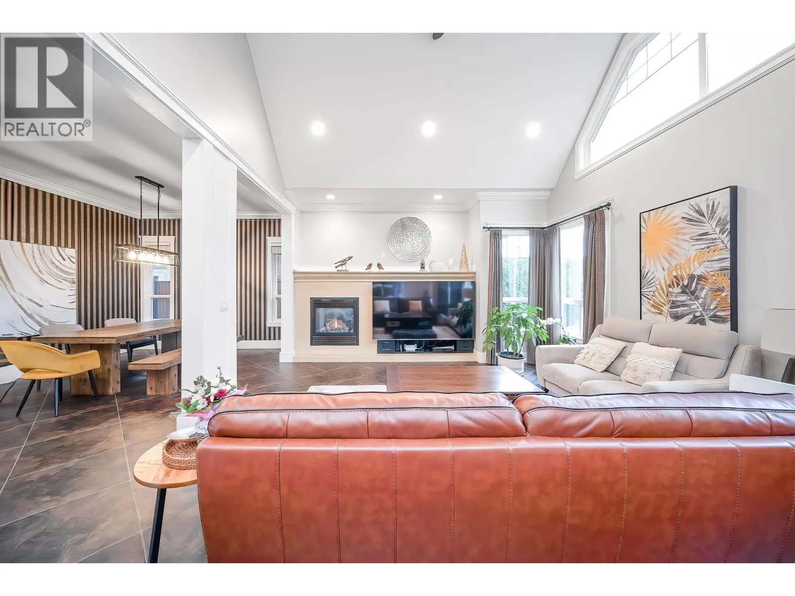 5835 FAIR WYND