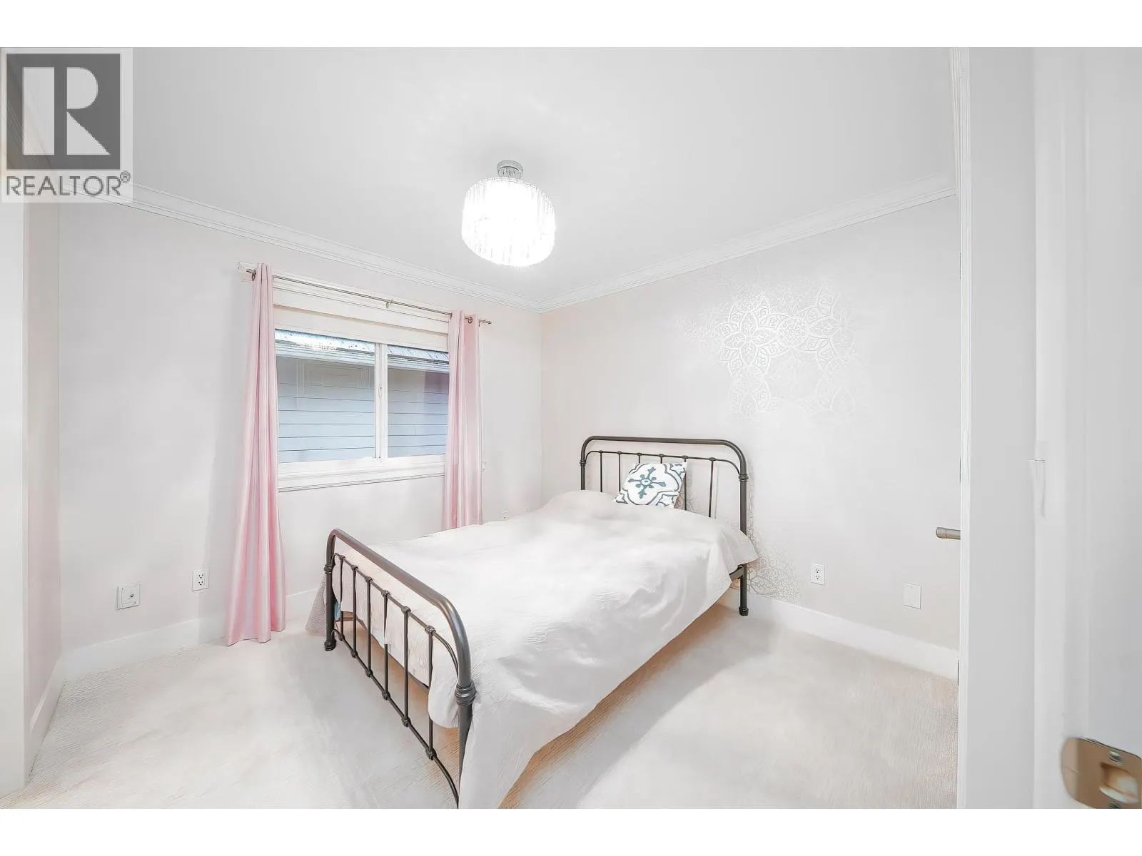 5835 FAIR WYND