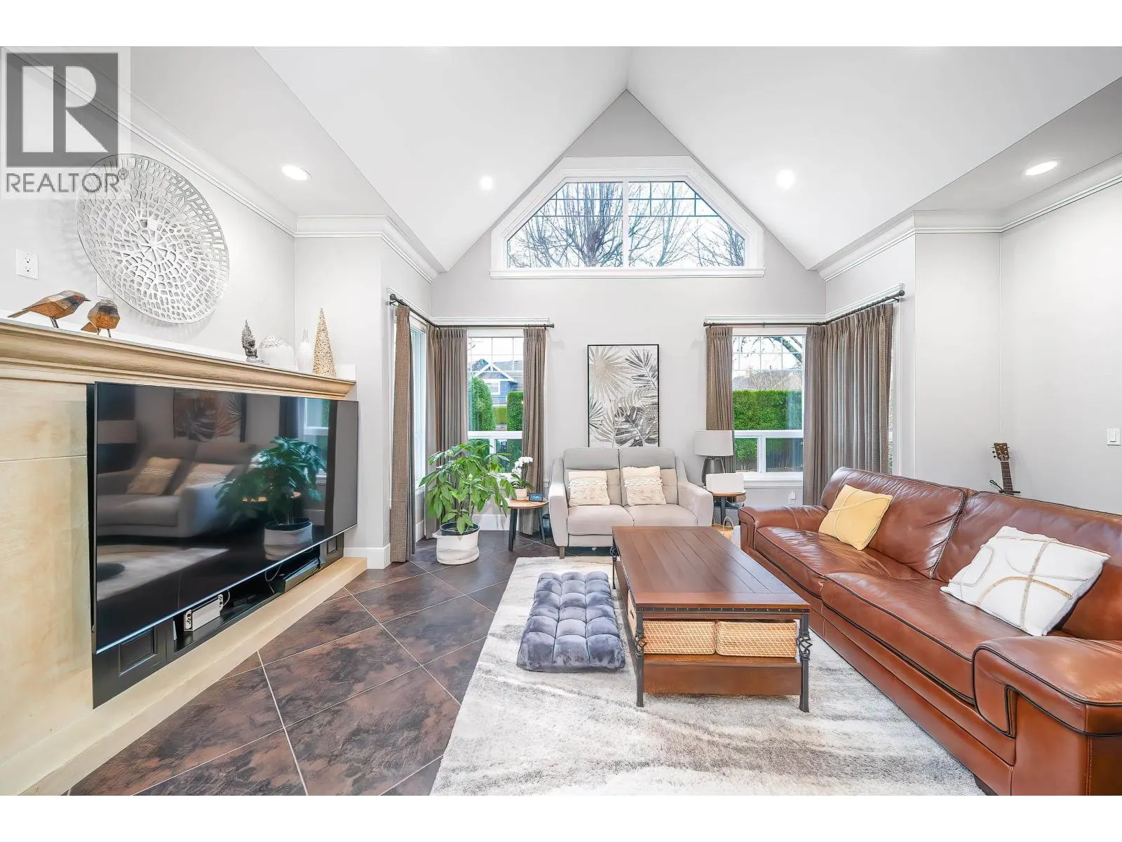 5835 FAIR WYND