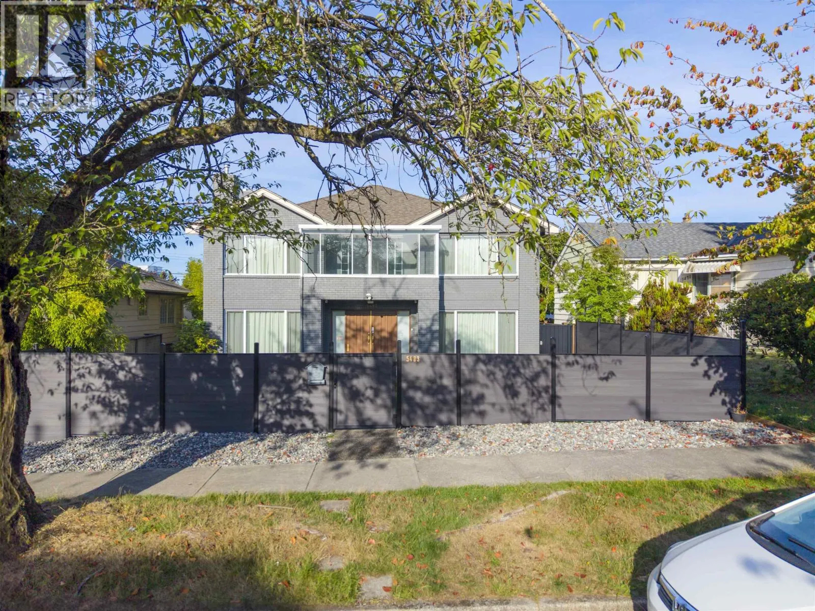 5483 COLUMBIA STREET