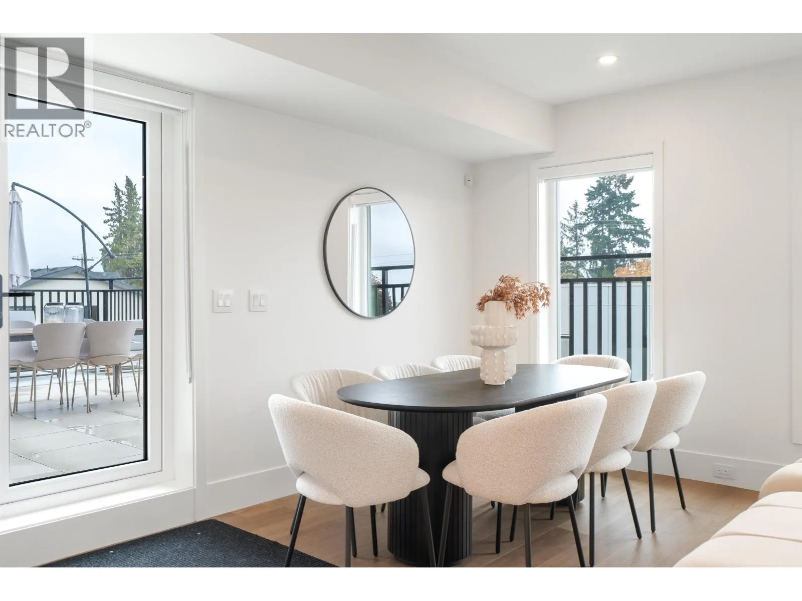 3 950 W 57TH AVENUE