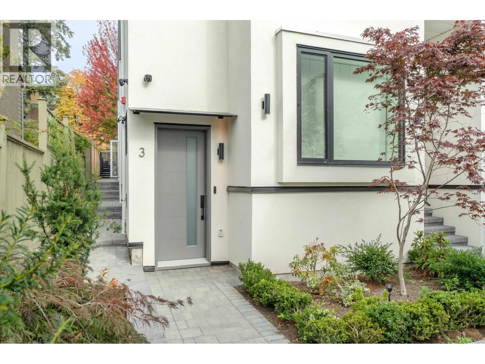 3 950 W 57TH AVENUE