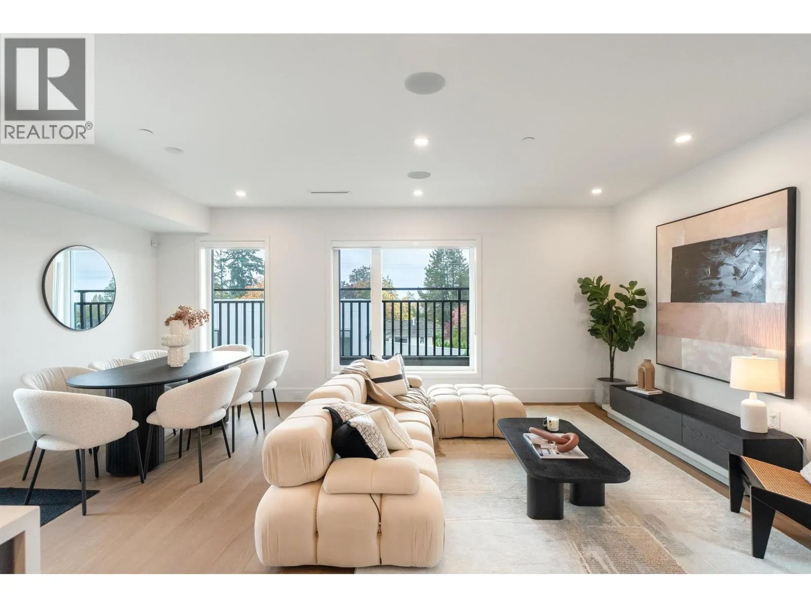 3 950 W 57TH AVENUE