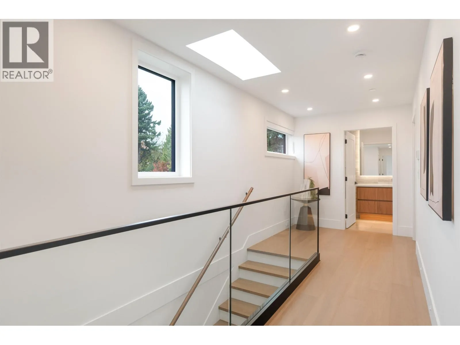 3 950 W 57TH AVENUE