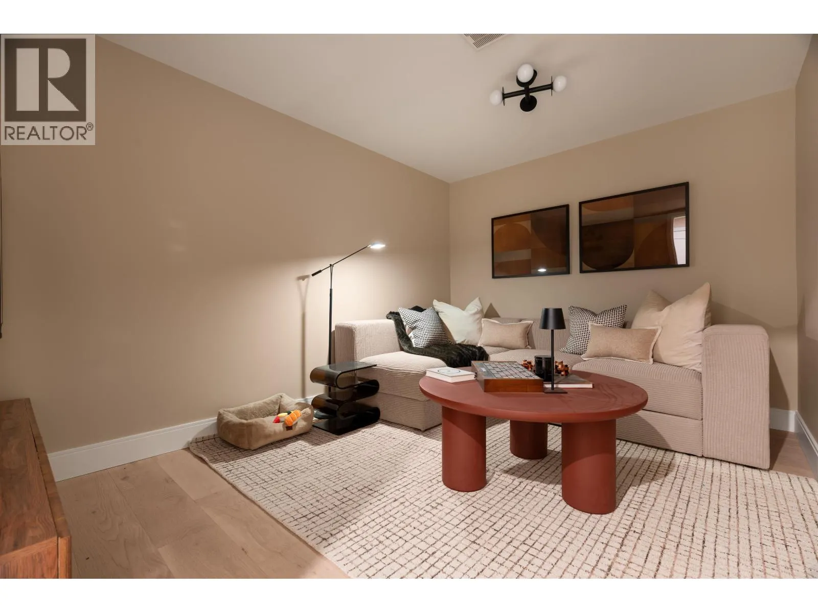 386 W 45TH AVENUE