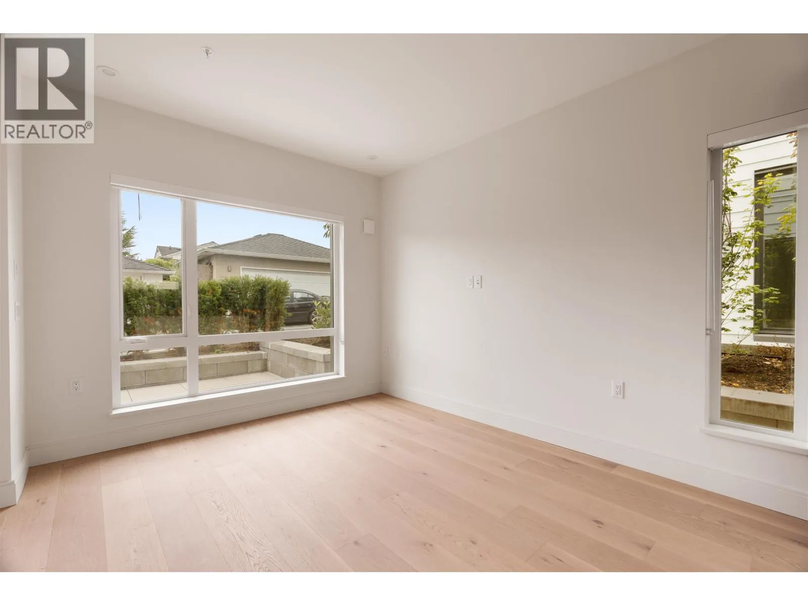 386 W 45TH AVENUE