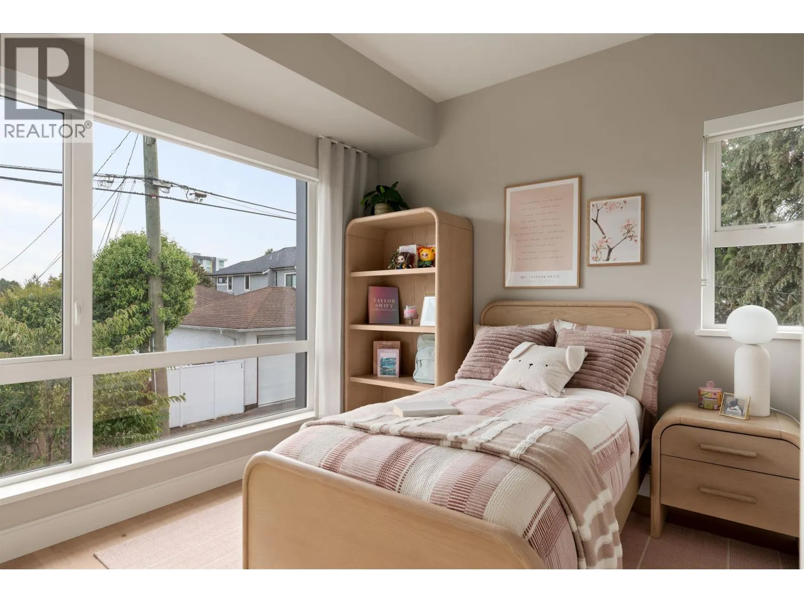 386 W 45TH AVENUE