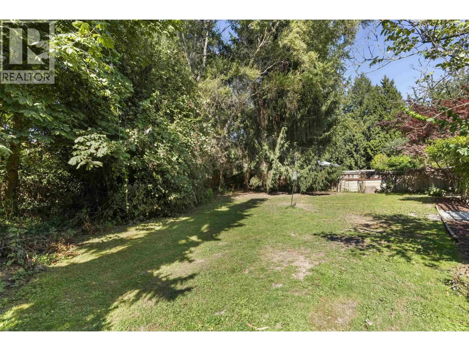 5439 RIVER ROAD