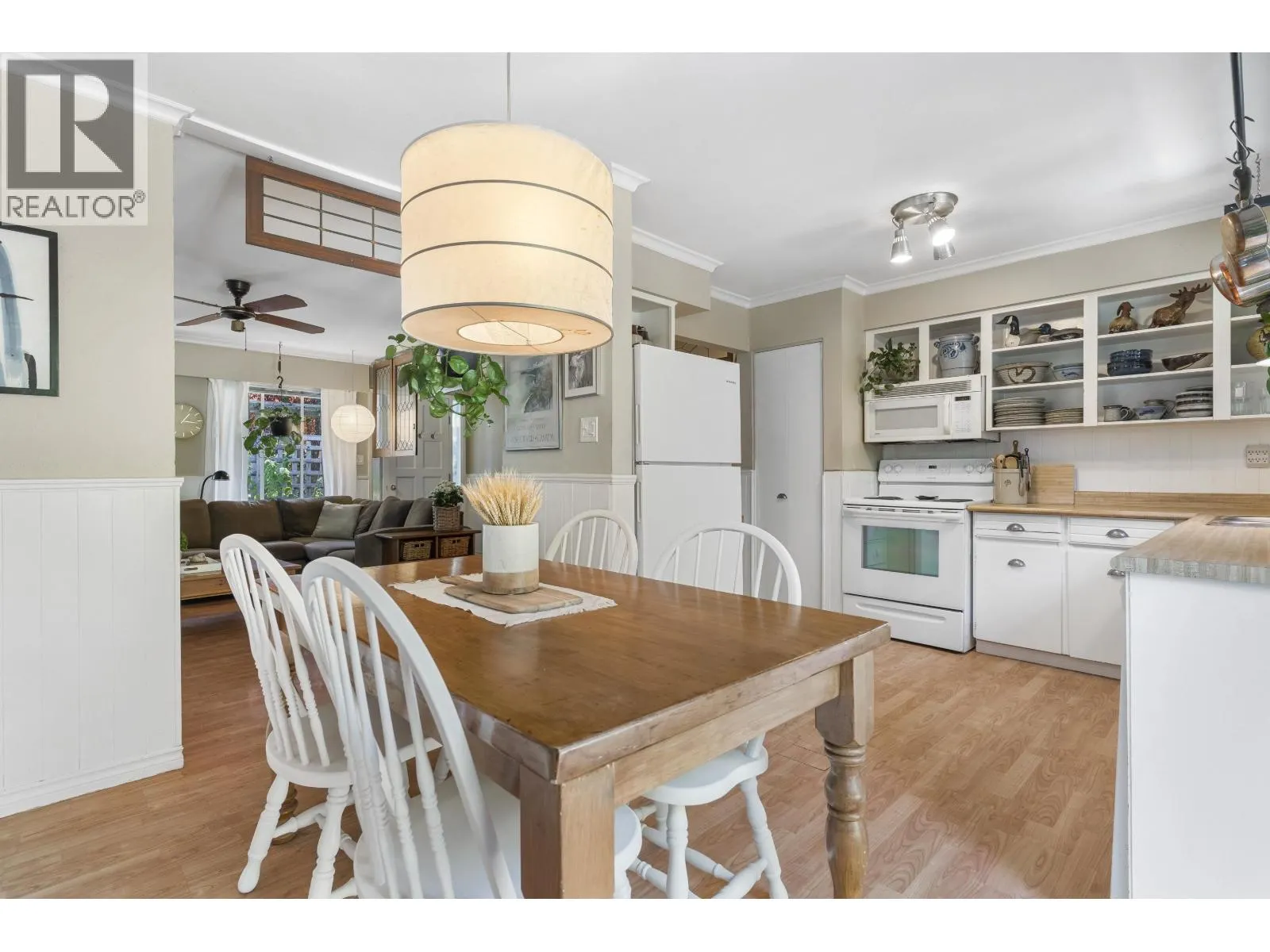 5439 RIVER ROAD