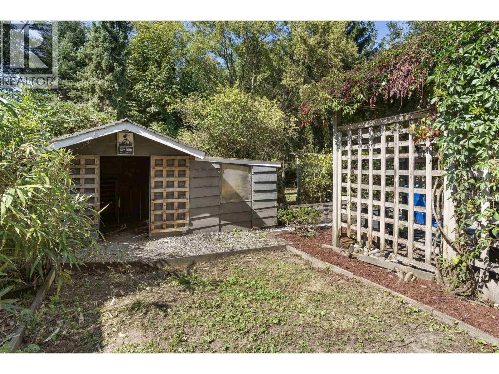 5439 RIVER ROAD