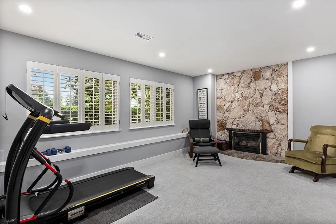 10641 WESTSIDE DRIVE