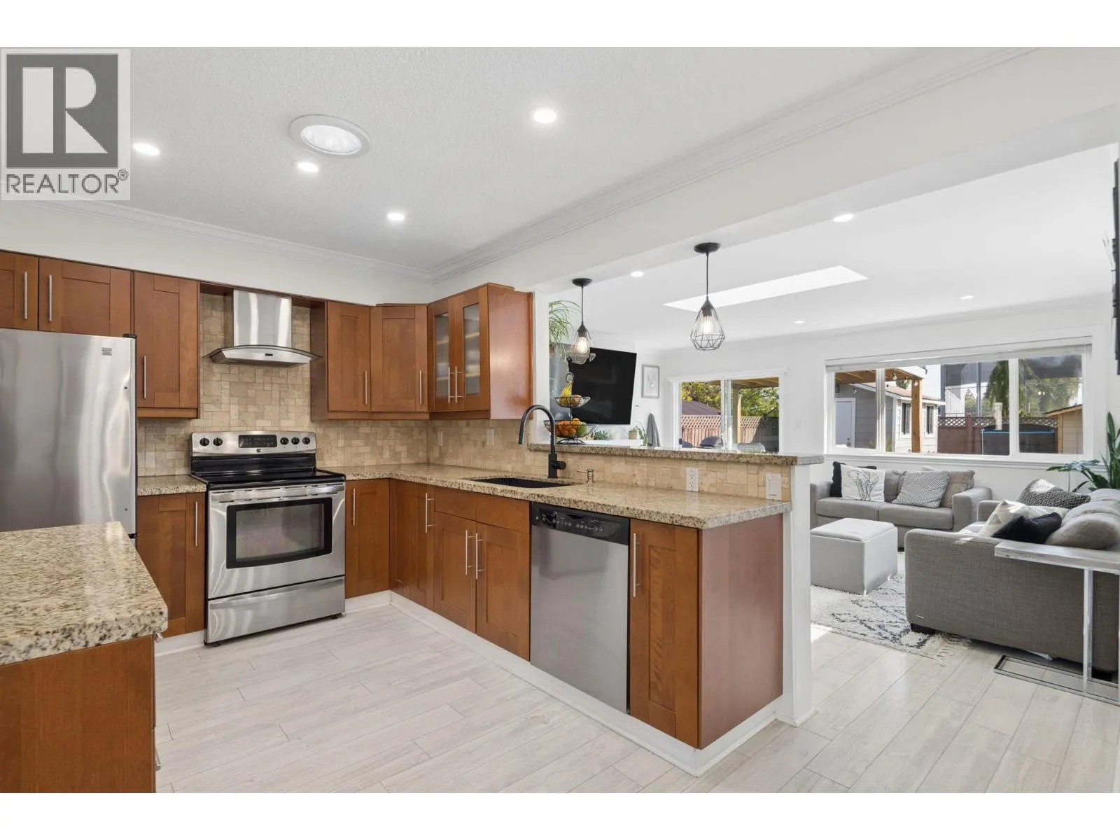 5245 MAPLE CRESCENT