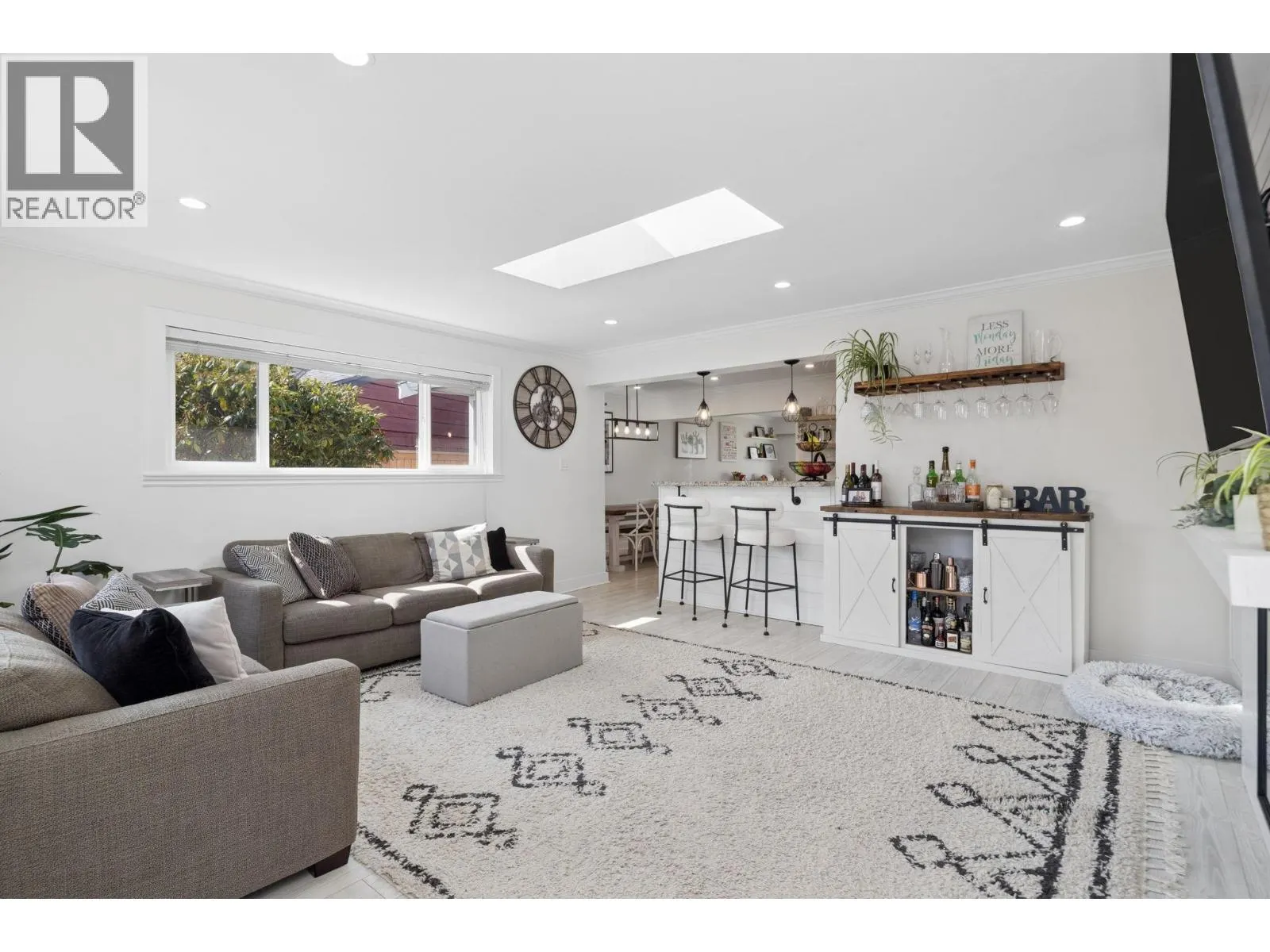 5245 MAPLE CRESCENT