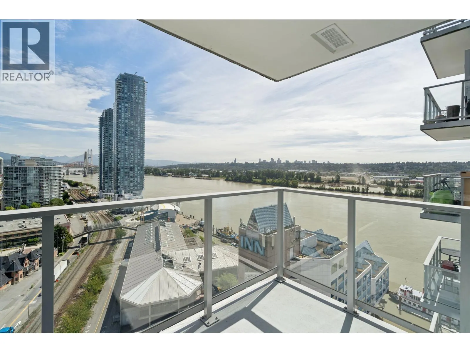 1901 908 QUAYSIDE DRIVE