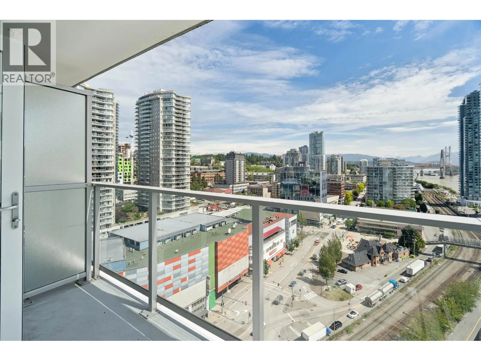 1901 908 QUAYSIDE DRIVE