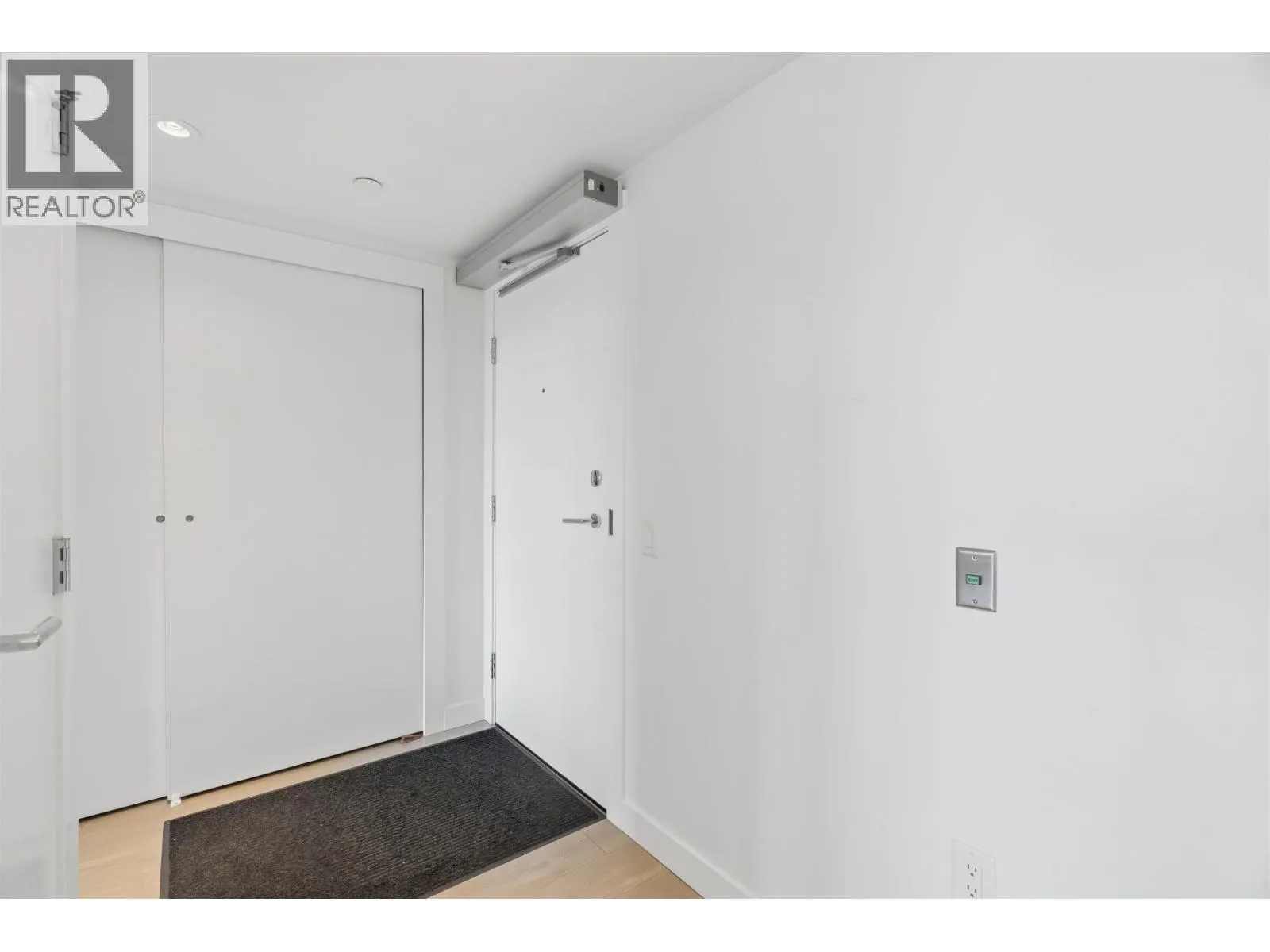 1901 908 QUAYSIDE DRIVE