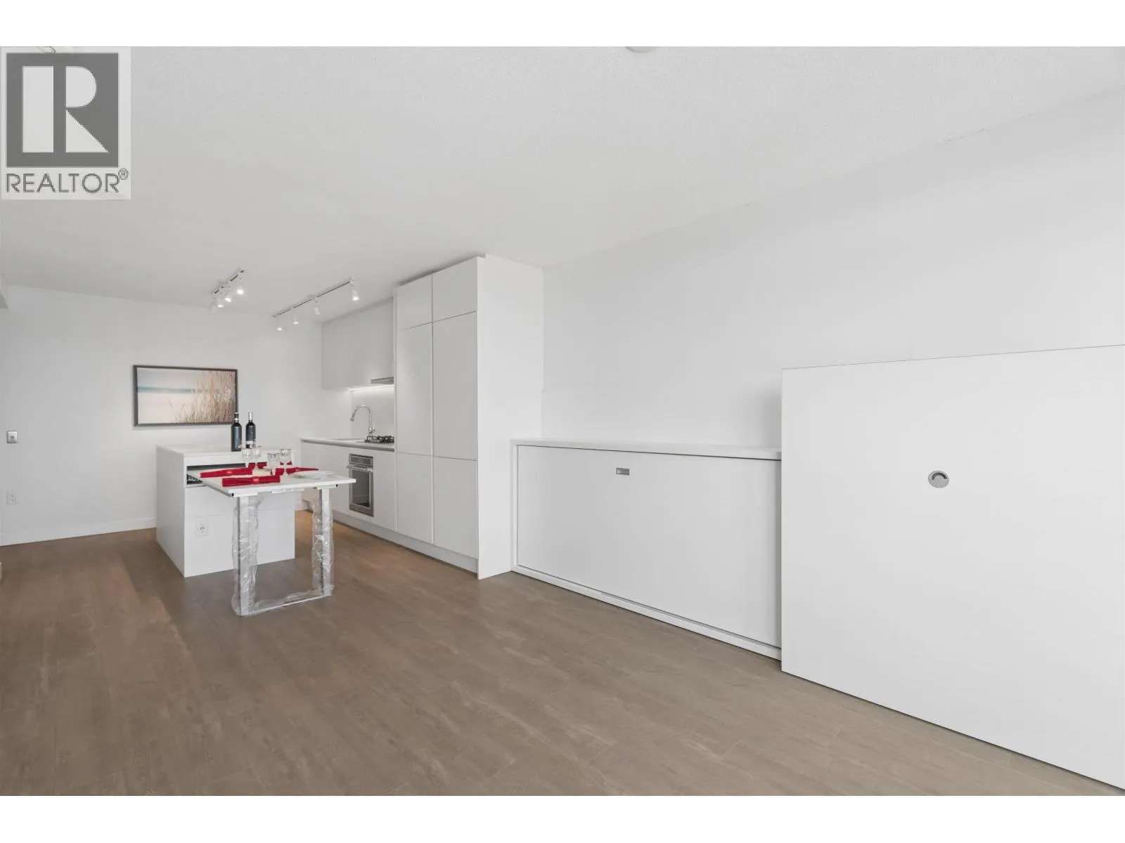 1901 908 QUAYSIDE DRIVE
